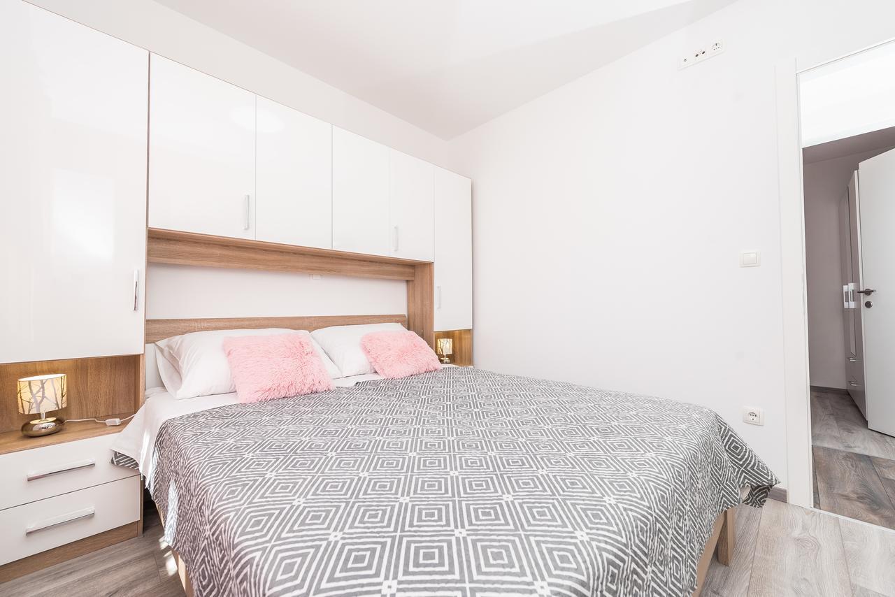 Apartments Janice Пакоштане Экстерьер фото