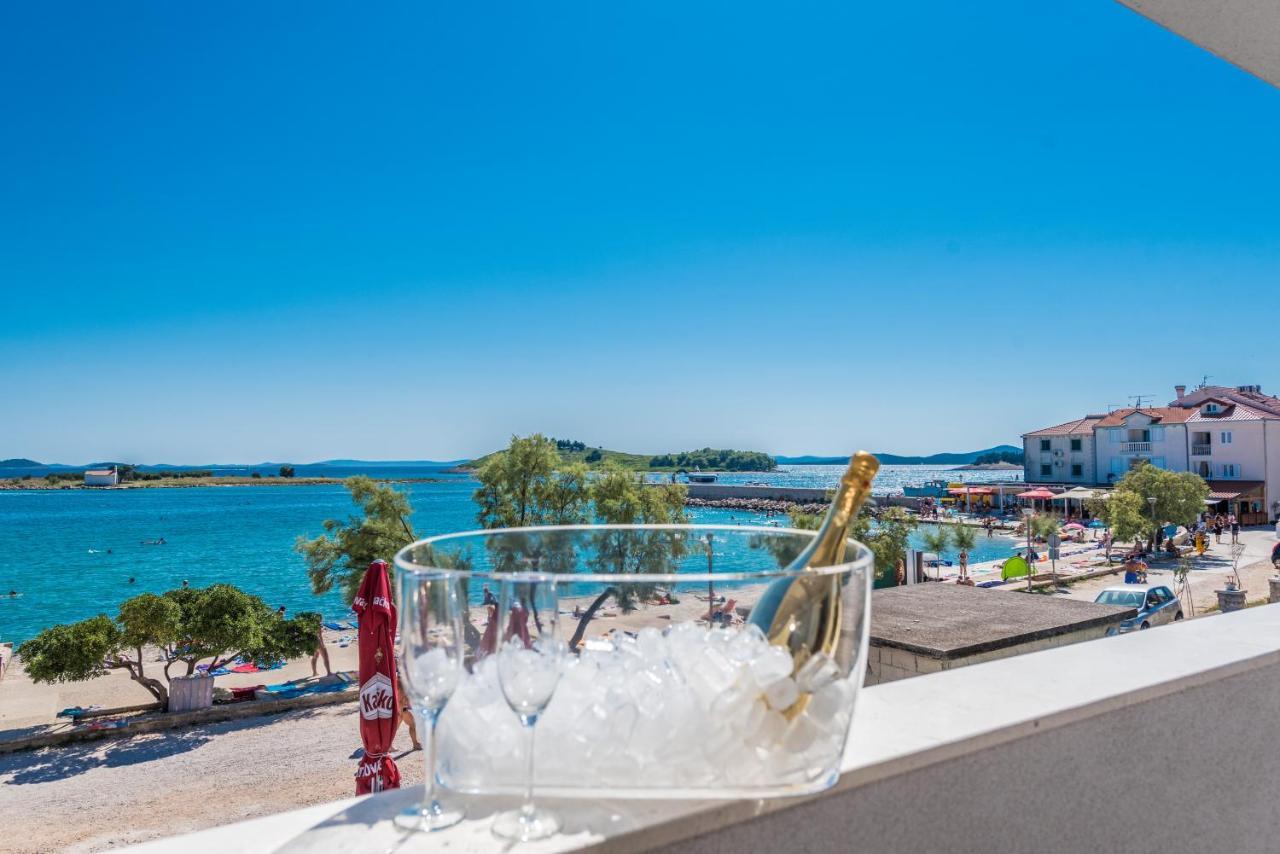 Apartments Janice Пакоштане Экстерьер фото