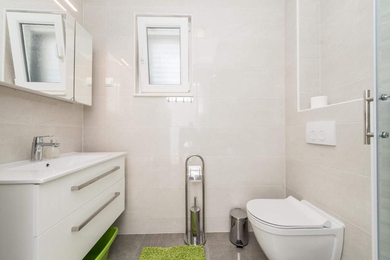 Apartments Janice Пакоштане Экстерьер фото