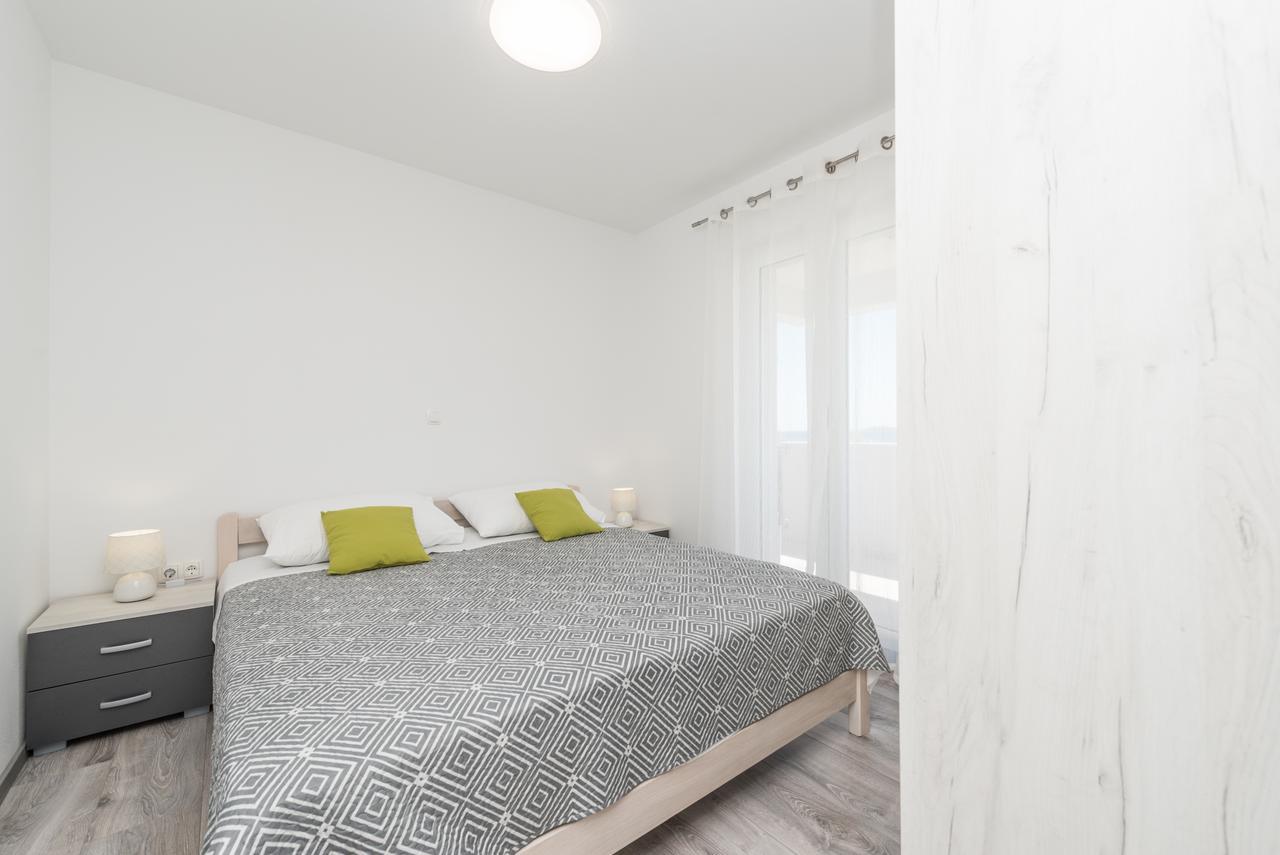 Apartments Janice Пакоштане Экстерьер фото